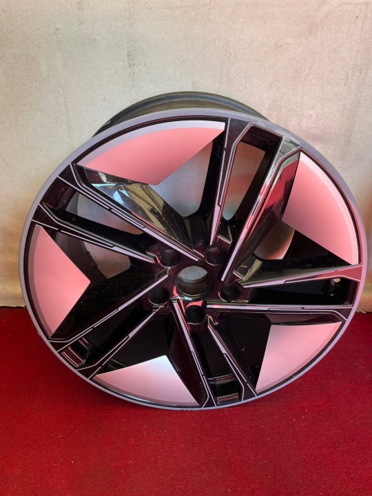 фото №11, Диски алюминий audi e tron gt rs 4j3601025l 9.5" x 21" 5x112 et 60