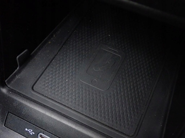 фото №8, Тунель панель зарядний пристрій usb європа vw id4 id.4 21r