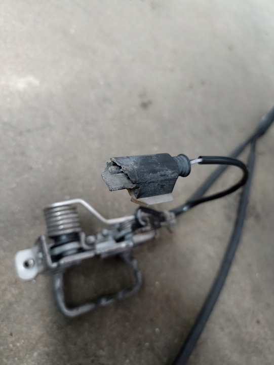 фото №8, Петлі капота трос bmw f25 x3 7210731 7210735