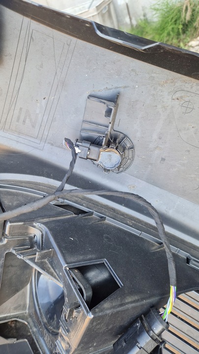 фото №11, Бампер audi a4 b9 рестайлинг цвет lx7l jak новый bez покраска pdcx4