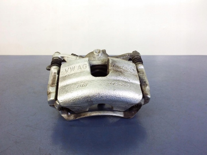 фото №1, Vw golf viii 1.5 tsi суппорт скоба перед правые