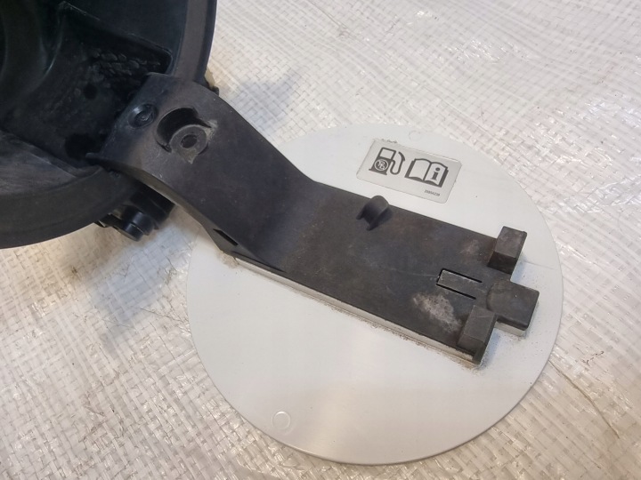 фото №10, Крышка заливка топлива opel mokka a 95147032 код краски gaz