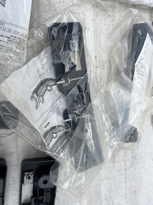 фото №7, Mazda cx7 прокладка pod номерні знаки реєстраційна перед нова оригінал