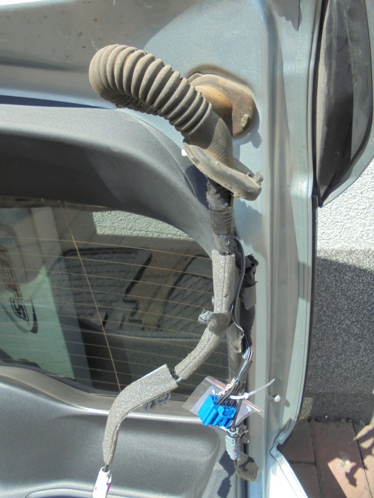 фото №6, Кришка багажника volvo v40 d2 1.6 d 2013 477-46