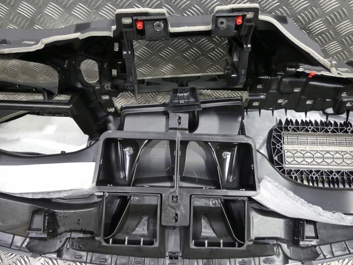 фото №10, Bmw f20 f21 f22 f23 f87 m2 рестайлінг панель роздавальна консоль оригінал нова!