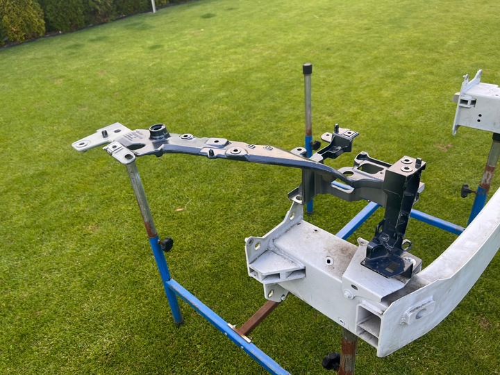 фото №1, Polestar 2 ii 21- панель кріплення фар правий ременя 31688287