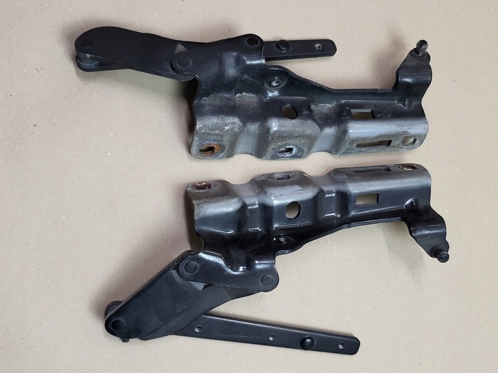 фото №1, Петля капота праві лівий перед mercedes c w203 a2038800428 a2038800328 оригінальний номер eu