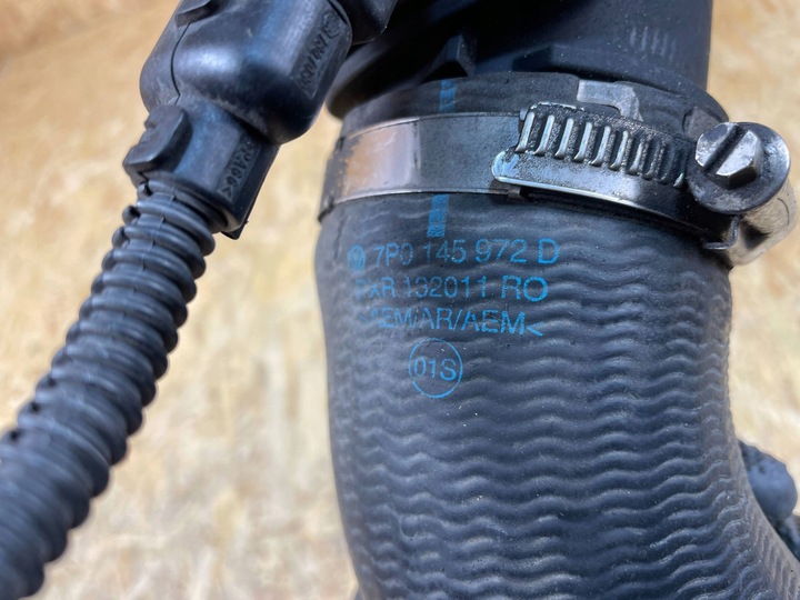 фото №12, Труба шланг повітря інтеркулер porsche cayenne ii 7p 7p0145795 2010-