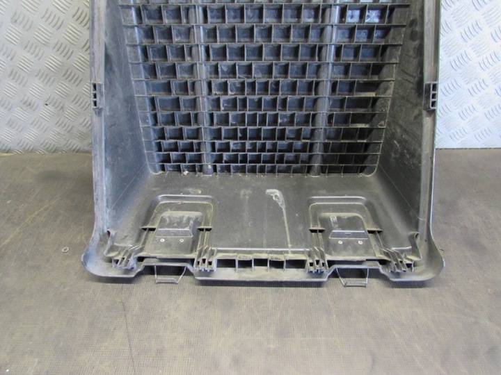 фото №11, Кришка акумуляторів 2428035 2395354 scania r 13-18r.