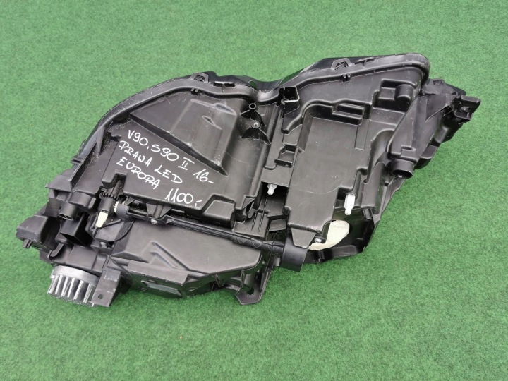 фото №9, Volvo v90 s90 ii 16- фара передняя правая led европа 31655187