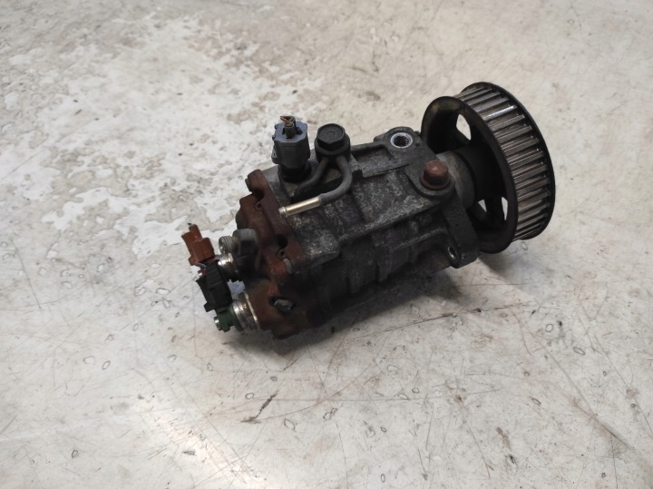 фото №6, Toyota corolla verso 1 i 01- 2.0 d4d насос топливная рейка 22100-27010