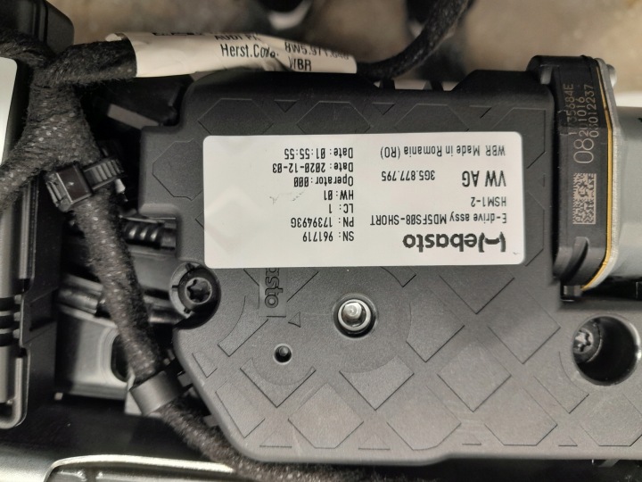 фото №8, Audi a4 b9 рестайлинг sedan люк комплектный 8w5877255 8w5877041
