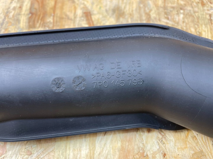 фото №11, Труба шланг повітря інтеркулер porsche cayenne ii 7p 7p0145795 2010-