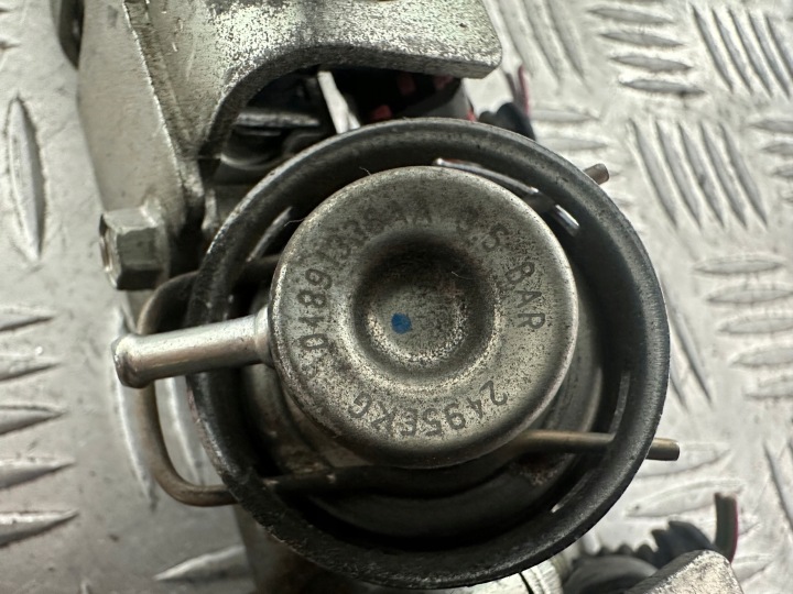 фото №5, Mini cooper r50 1.6 16v топливная рейка форсунки 0280155991