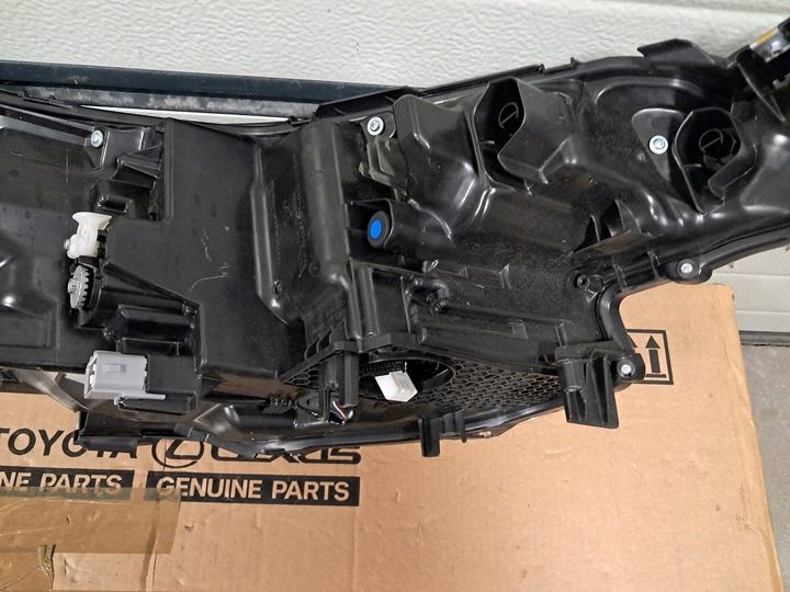 фото №10, Toyota c-hr chr i рестайлінг 20- лампа права перед повний led 81130-f4281 ідеальна