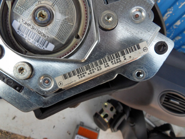 фото №7, Mercedes a класс w168 рестайлинг панель консоль подушки