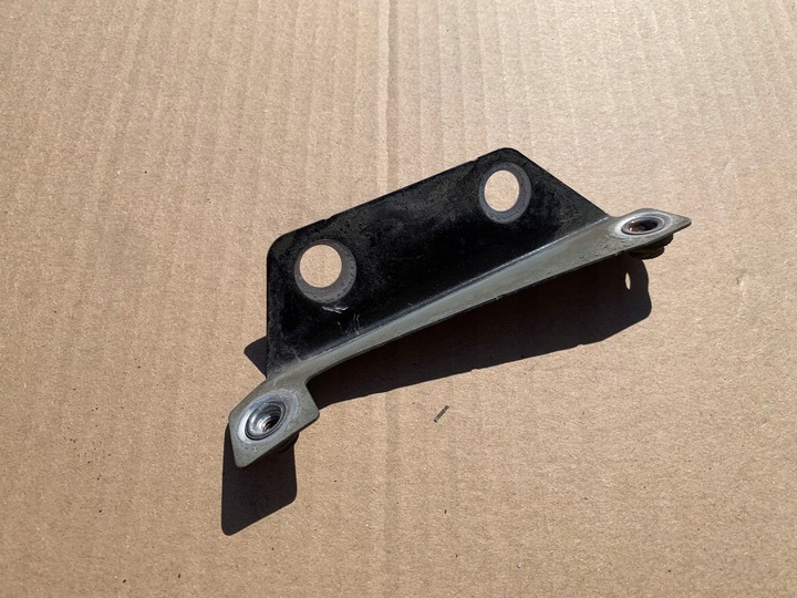 фото №1, Ползун кронштейн крыльев перед правые 4h0810864b audi a8 d4 оригинал