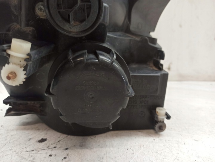 фото №9, Fiesta mk6 рестайлинг 5-08 лампа перед левая 2s6x13w030aj