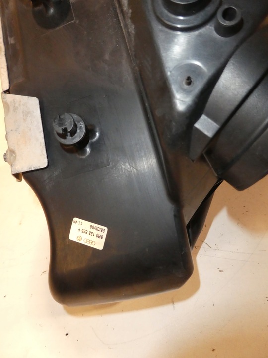 фото №5, Корпус фільтра повітря audi a5 2.0 8r0133835f