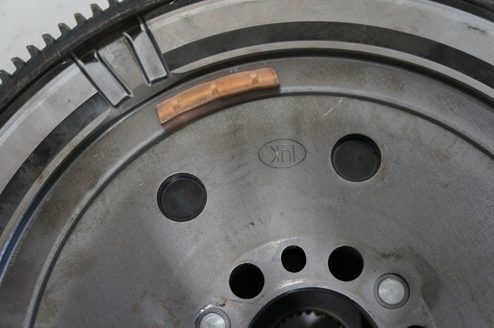 фото №4, Колесо двомасовий at edc kadjar 1,2 1,3tce 123101804r