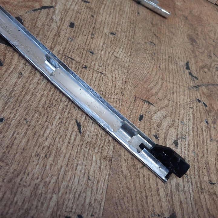 фото №5, Bmw f07 планка скла бічної права 7196418