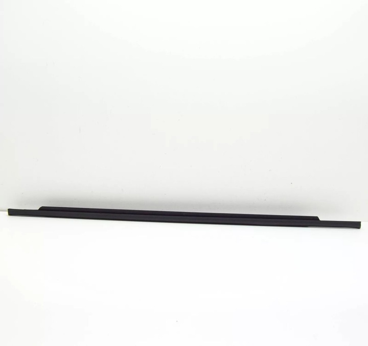 фото №9, Audi a3 sportback 8v прокладка стёкла дверь задних левых 8v4839477 oem