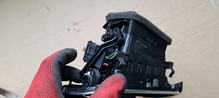 фото №5, A7 4g решётка воздуховод консоли правая 4g8820902