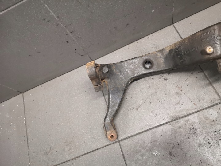 фото №6, Поворотна опора праві перед vw phaeton 3d0407258