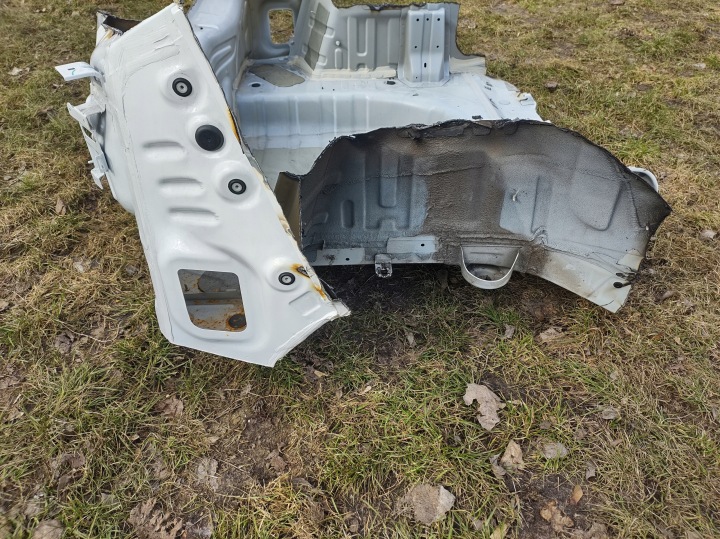 фото №10, Mg zs ev 2023 - ванна підлога багажника