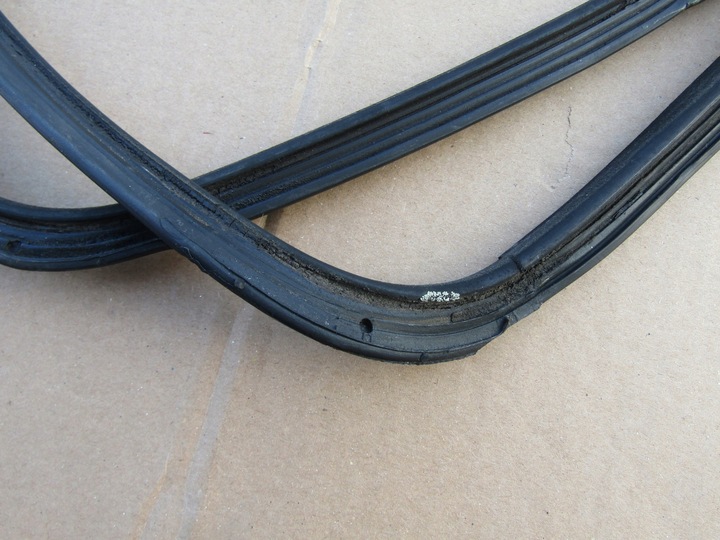 фото №11, 1 mercedes w201 190 прокладка люк електричного + w124 купе