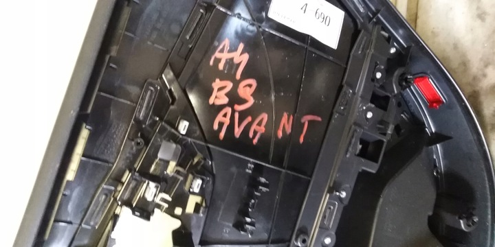 фото №7, Audi a4 b9 avant оббивка двері лівий зад 18r