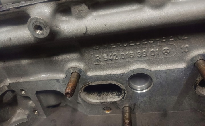 фото №14, Mercedes-benz оригинальный номер r6420163901