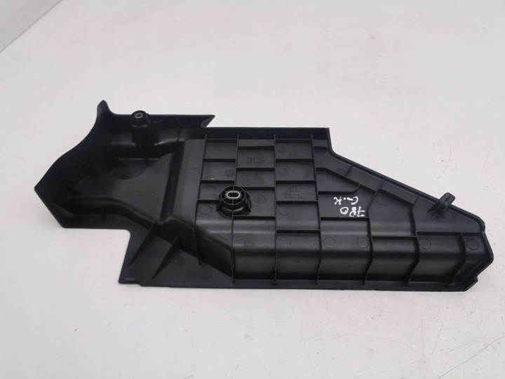 фото №6, Audi q2 - 2022 левая сторона крепление półki/rolety багажника