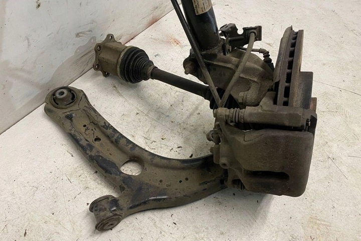 фото №10, Поворотна опора передня ліва skoda superb ii 3t4 3q0413031bg 1.97l дизель 2015