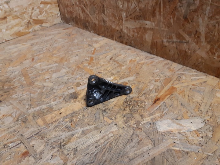 фото №10, Audi a4 b6 2.5 v6 tdi лапи двигателя