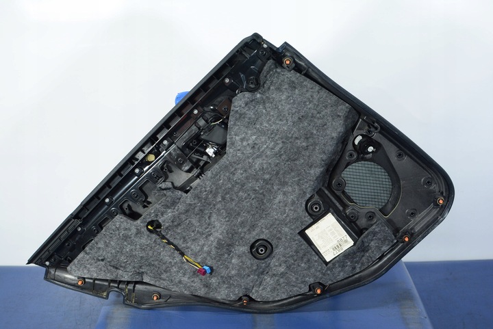 фото №3, E-klasa w212 универсал обивка дверь правых задних