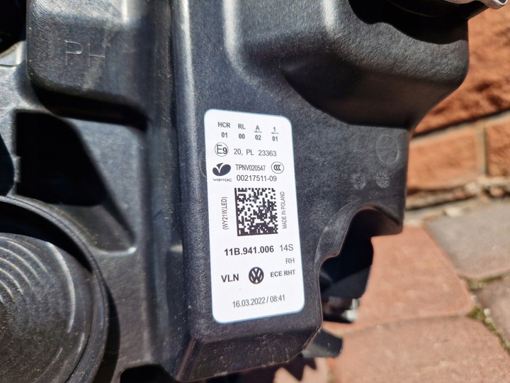 фото №7, Лампа права lub ліва комплектна led vw id4 11b941006