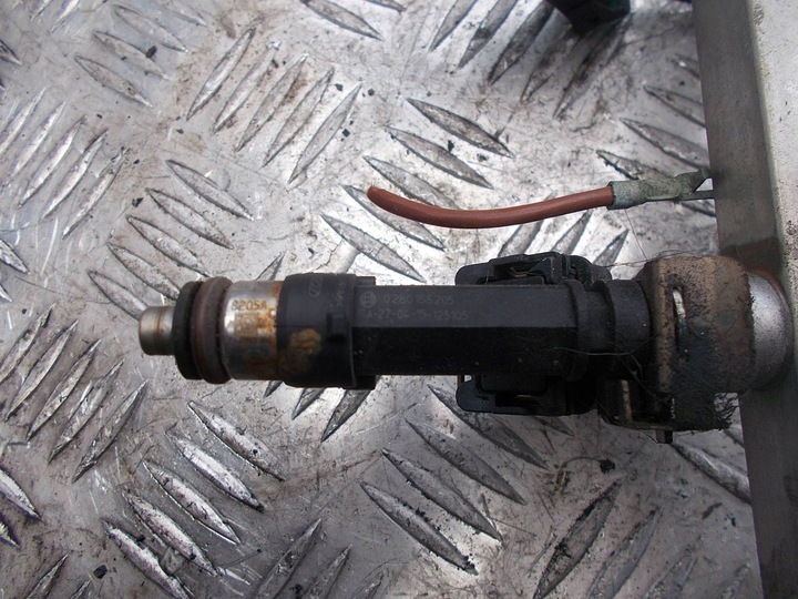фото №3, Opel astra j zafira c планка впрыскивающий форсунки форсунки 1.4 16v b14net