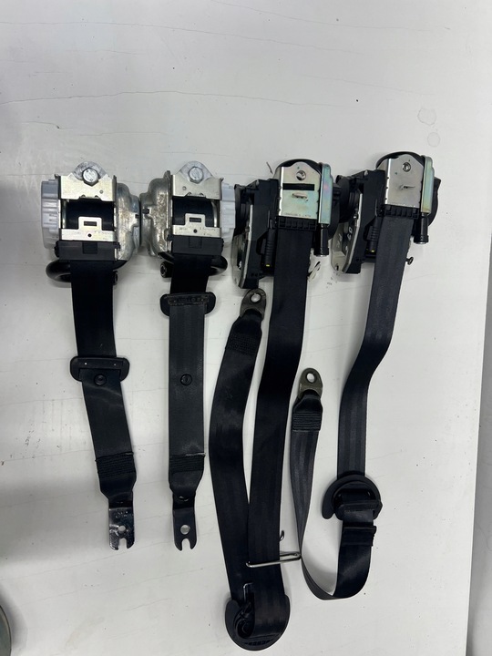 фото №1, Audi s4 b9 a4 8w ремни безопасности перед/зад оригинал 8w6857706