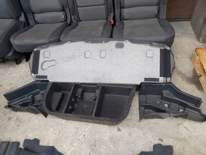 фото №7, Toyota verso рестайлінг сидіння перед диван зад pas прокладка van ремені 2 3 ряд