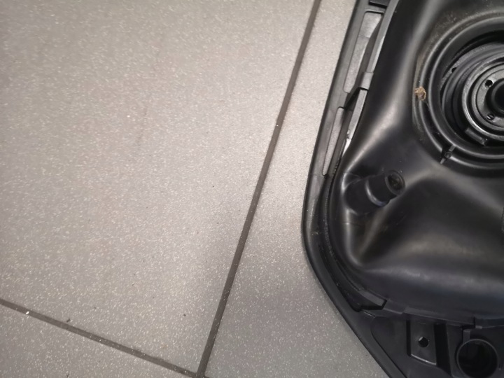 фото №12, Кришка заливання пального vw golf vii grau металік