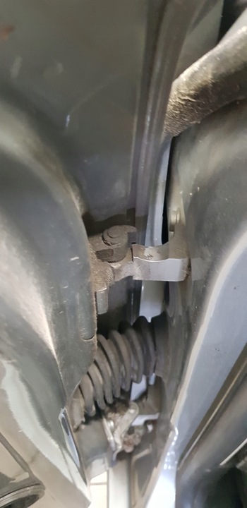 фото №1, Петля двері vw golf 4 iv версія 3двері ld7u lw5z