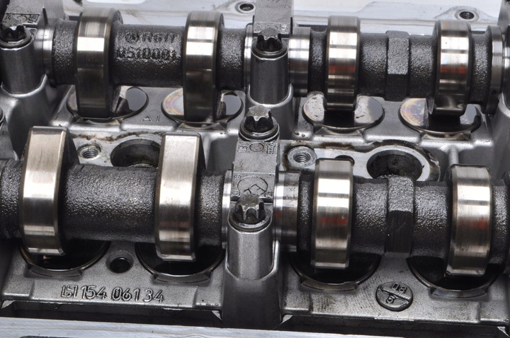 фото №7, Mercedes w204 2.2 cdi 125kw 170km головка з розподільчі вали з двигуна 646811