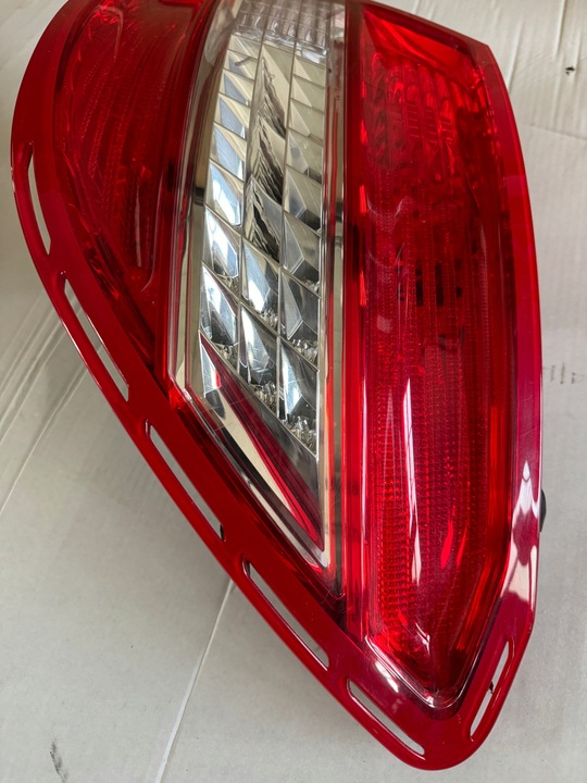 фото №8, Mercedes c клас 204 лампа лампи usa canada червоний поворотник w204