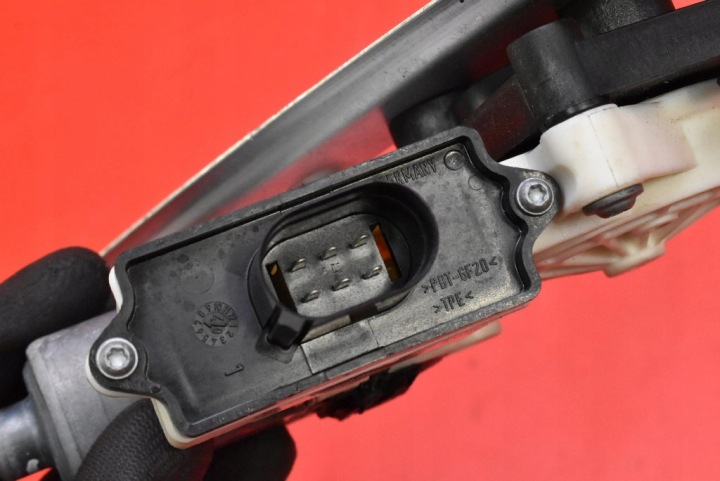 фото №8, Стеклоподъемник правый зад 176632 6925966 bmw x3 e83 рестайлинг 06-10