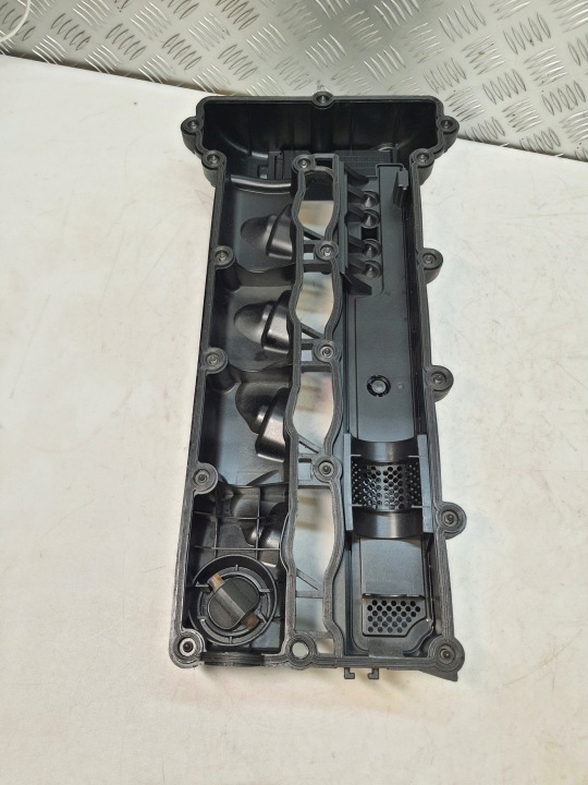фото №7, Крышка клапанов mercedes w212 w204 w207 w218 2.2 cdi 6510100230 6519050100