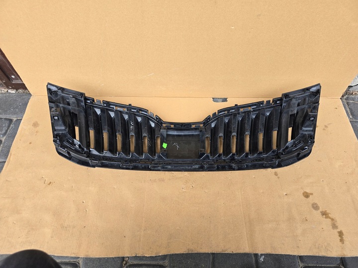 фото №2, Решітка радіатора решітка skoda octavia iii 3 рестайлінг vrs rs 5e0853653c ідеальна