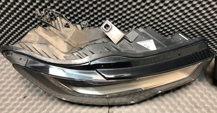фото №5, Audi a6 rs6 лампа повний led ліва права темне 4g0