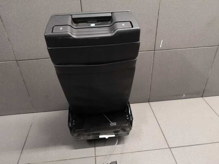 фото №10, Підлокітник сидіння зад audi a8 d3 4e0886805c