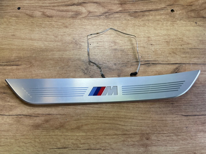 фото №1, Планка пороговая левый зад bmw g11 8061043 led m
